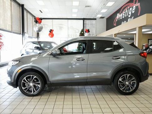 Used 2022 Buick Encore GX Essence image 4