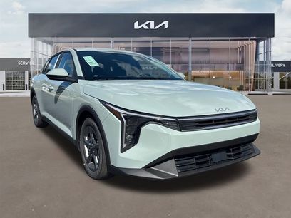New 2025 Kia K4 LXS