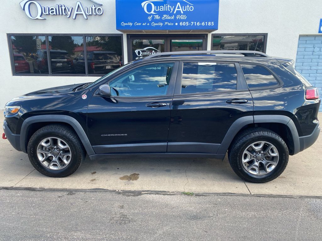 Used 2019 Jeep Cherokee Trailhawk AWD/4WD image 1