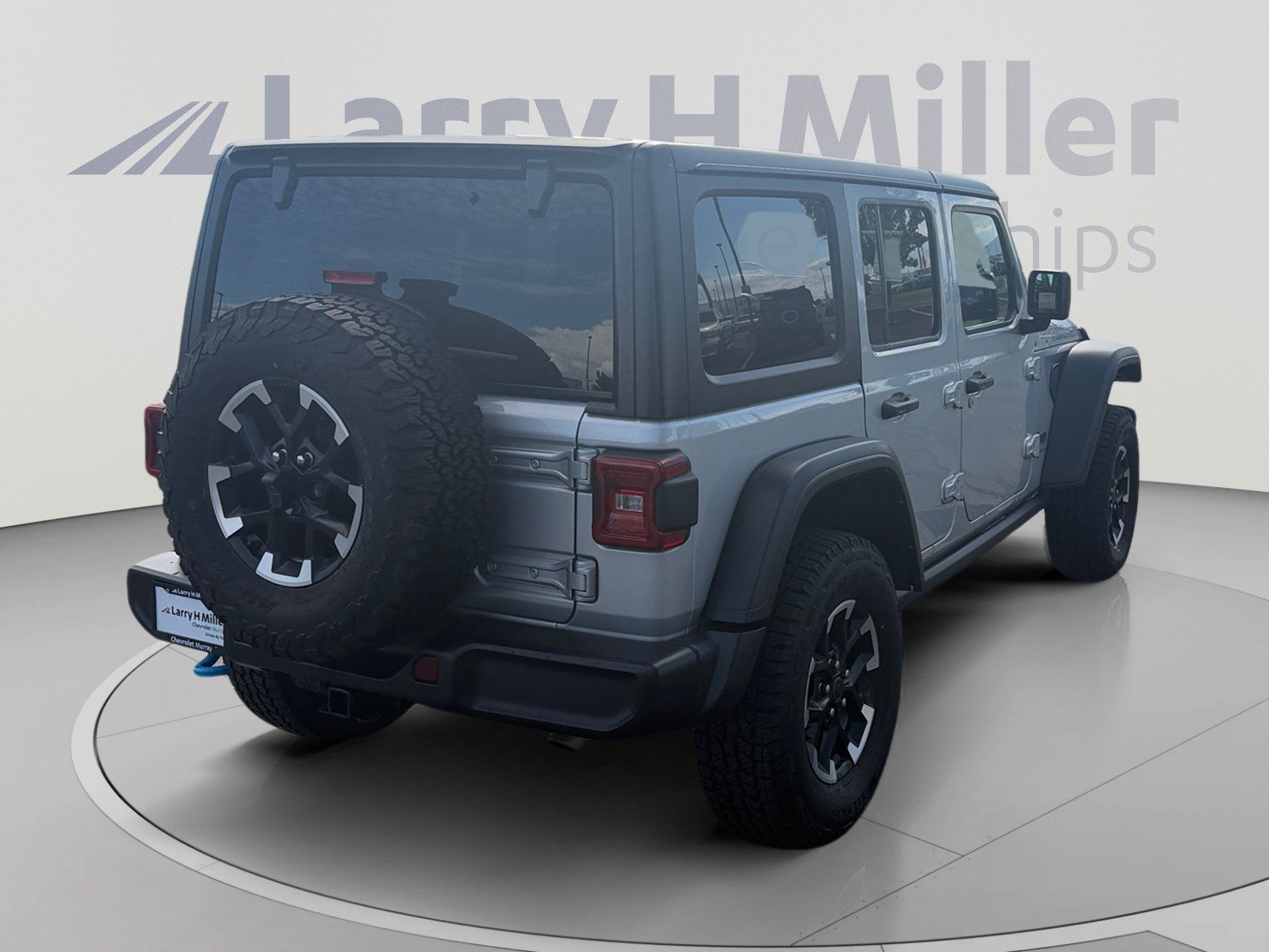 Used 2024 Jeep Wrangler Unlimited Rubicon 4xe AWD/4WD image 5