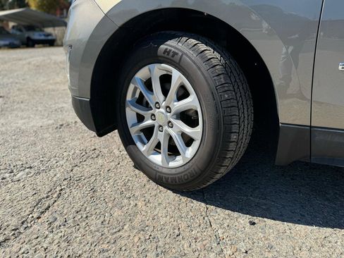 Used 2018 Chevrolet Equinox LT FWD image 9