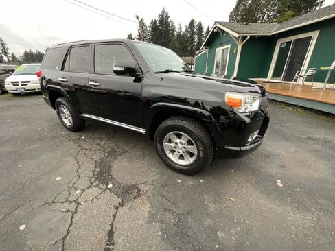 Used 2013 Toyota 4Runner SR5 w/ Convenience Pkg image 3