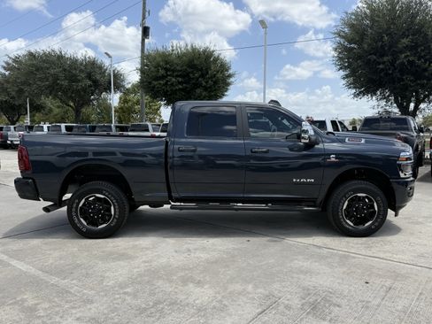 Used 2025 RAM 2500 Laramie AWD/4WD image 3
