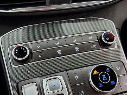 Used 2023 Hyundai Santa Fe SE image 16