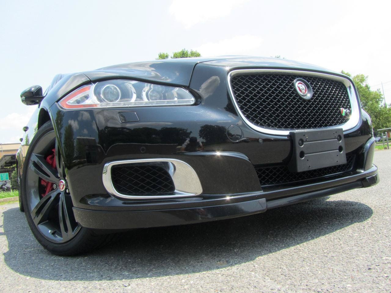 Used 2014 Jaguar XJ R LWB RWD image 1