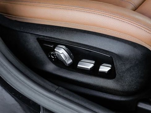 Used 2018 BMW M550i xDrive image 42