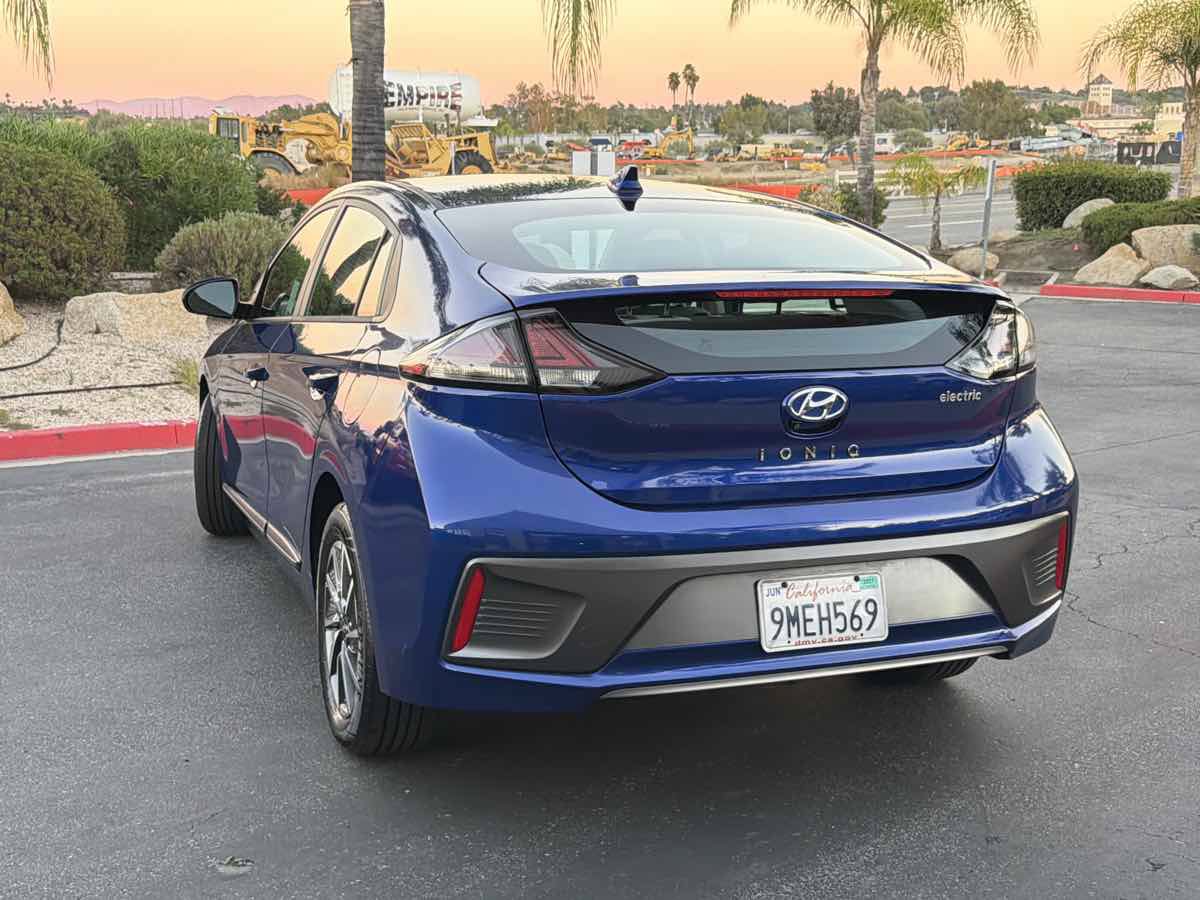 Used 2021 Hyundai Ioniq SE FWD image 16