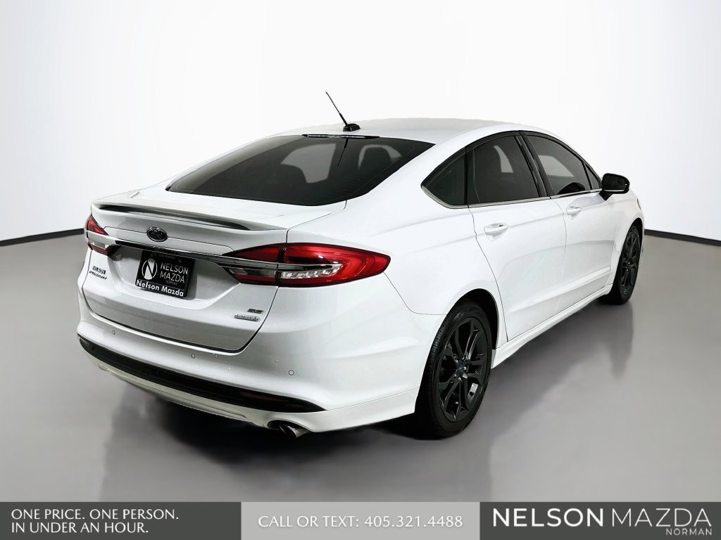 Used 2018 Ford Fusion SE w/ Equipment Group 201A FWD image 6