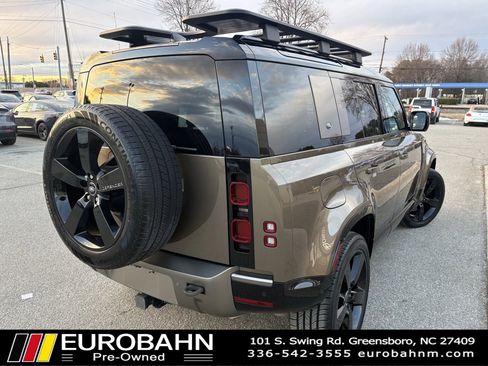 Used 2024 Land Rover Defender 110 X-Dynamic SE AWD/4WD image 5