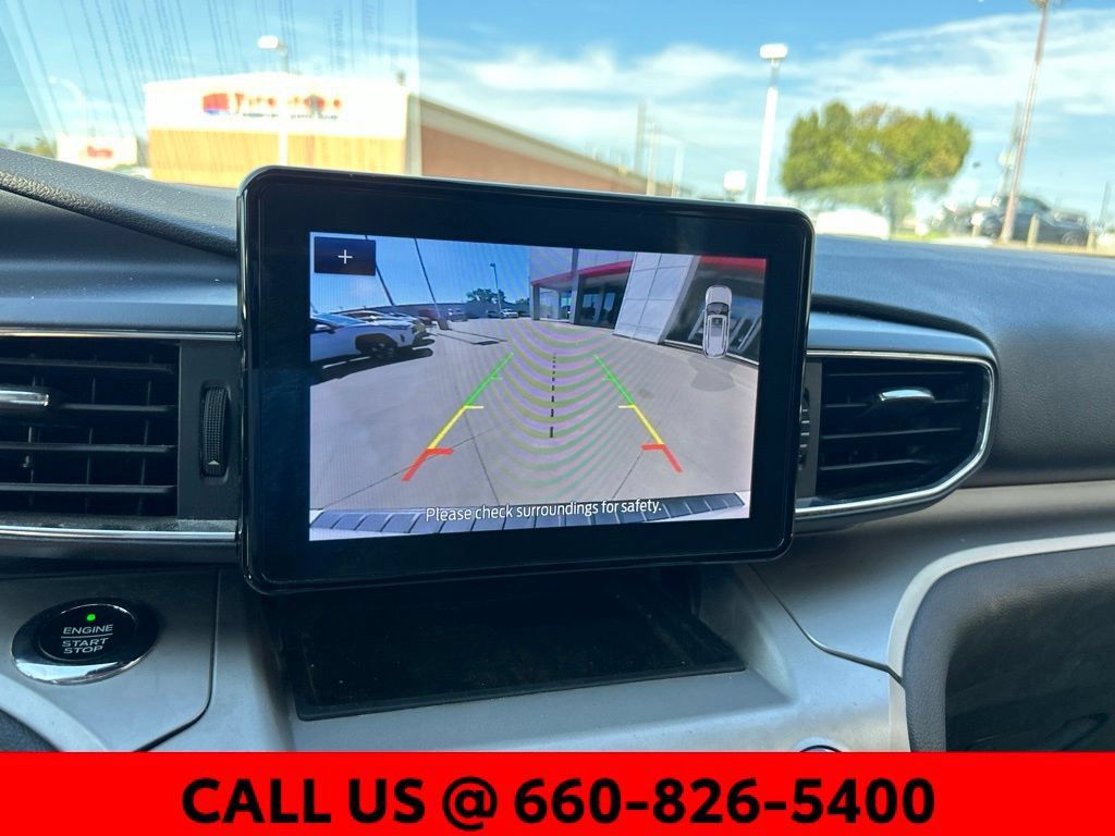 Used 2020 Ford Explorer XLT w/ Equipment Group 202A AWD/4WD image 14