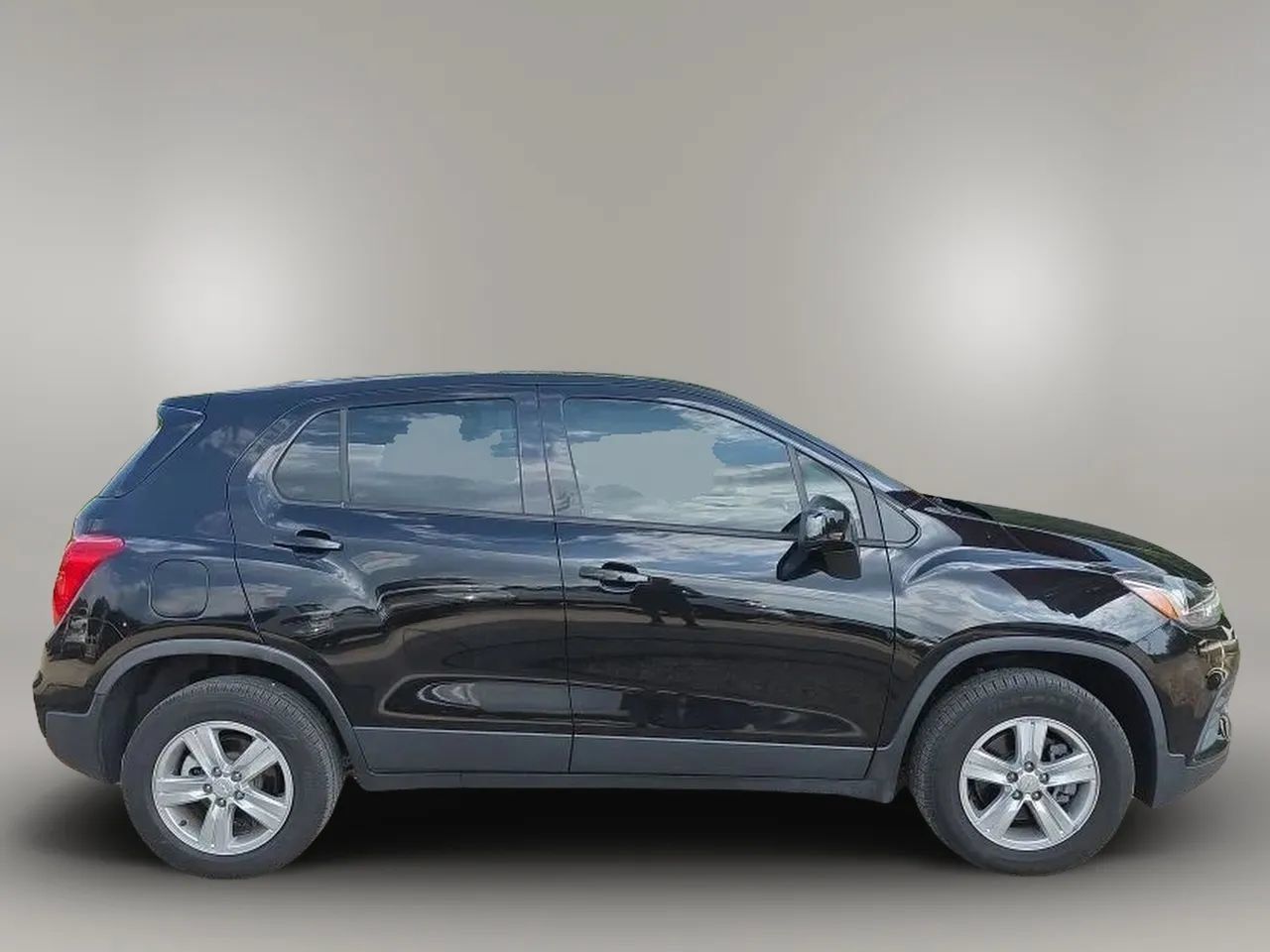 Used 2022 Chevrolet Trax LS AWD/4WD image 9