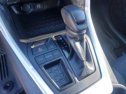 Used 2024 Toyota RAV4 LE image 29