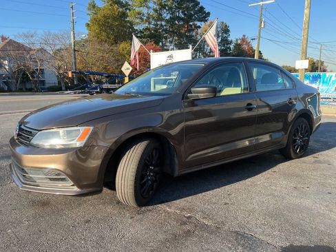 Used 2015 Volkswagen Jetta TDI S image 4
