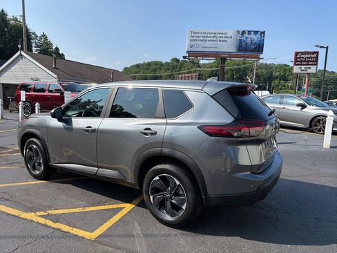 Used 2024 Nissan Rogue S AWD/4WD image 37