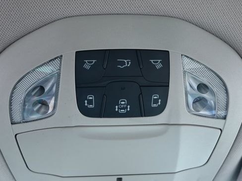 Used 2017 Chrysler Pacifica Touring-L w/ Tire & Wheel Group FWD image 19