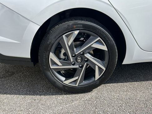 New 2025 Hyundai Elantra Sport image 15