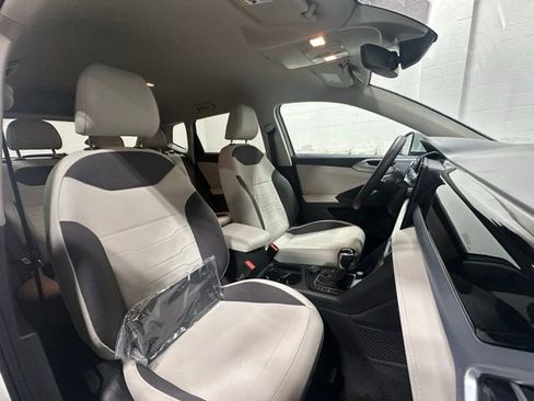 New 2026 Volkswagen Taos SE image 16