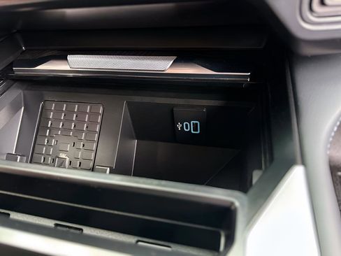 Used 2025 Ford F250 Platinum w/ FX4 Off-Road Package image 18