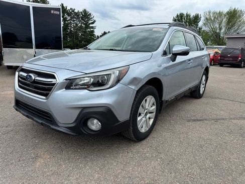 Used 2019 Subaru Outback 2.5i Premium w/ Popular Package #2 AWD/4WD image 3