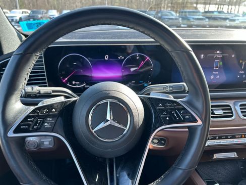 Used 2024 Mercedes-Benz GLE 350 4MATIC image 9