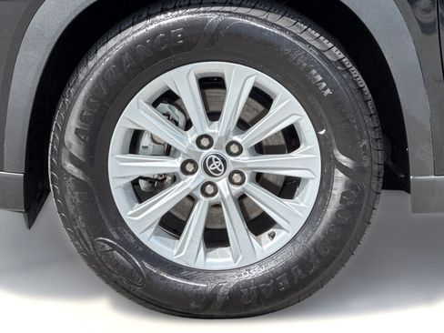 Used 2025 Toyota Grand Highlander FWD image 11