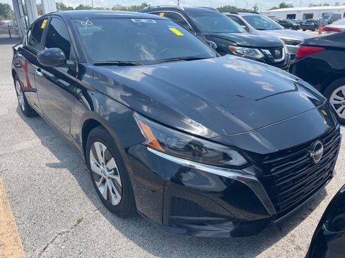 Used 2023 Nissan Altima 2.5 S FWD image 4