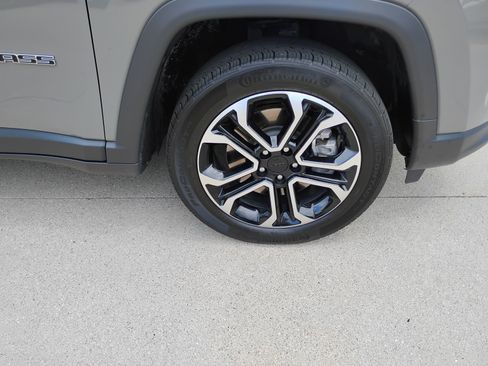 Used 2023 Jeep Compass Limited AWD/4WD image 33