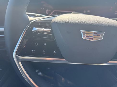 Used 2025 Cadillac Escalade Sport w/ LPO, ONYX Package image 17