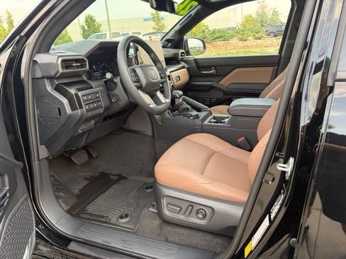 Used 2026 Toyota 4Runner Limited AWD/4WD image 16