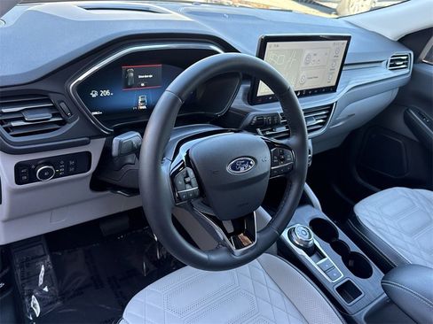Used 2023 Ford Escape Platinum w/ Premium Technology Package image 16
