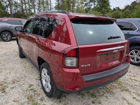 Used 2016 Jeep Compass Latitude image 3