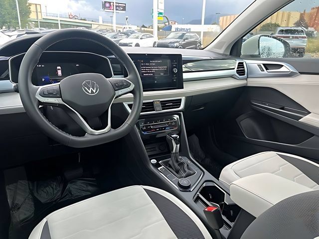 Used 2025 Volkswagen Taos SE w/ Panoramic Sunroof Package AWD/4WD image 20