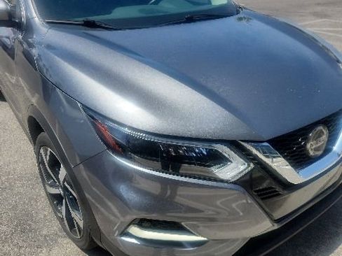 Used 2022 Nissan Rogue Sport SL w/ Premium Package FWD image 2