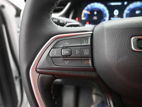 Used 2025 Jeep Grand Cherokee Altitude RWD image 7