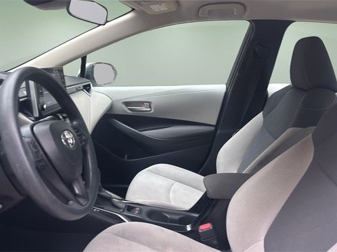 Used 2021 Toyota Corolla LE image 16