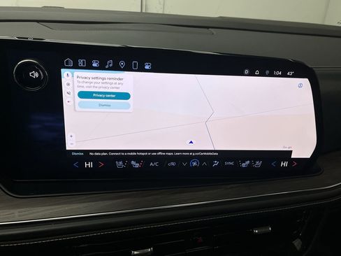 Certified 2025 Chevrolet Suburban Premier w/ Sun And Tow Package image 5