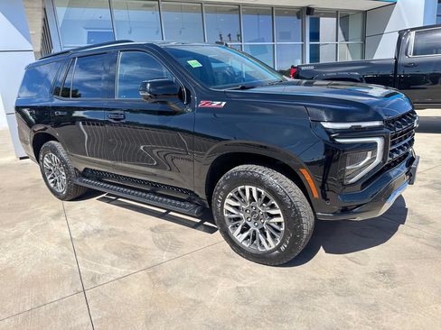 Used 2025 Chevrolet Tahoe Z71 w/ Comfort Package AWD/4WD image 7
