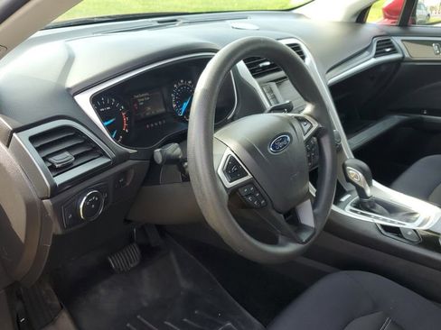 Used 2015 Ford Fusion SE FWD image 9
