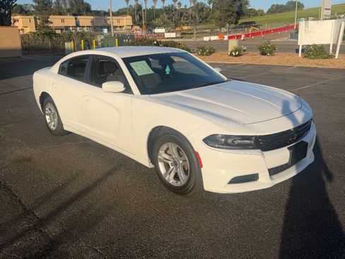 Used 2020 Dodge Charger SXT RWD image 3