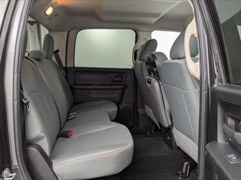 Used 2017 RAM 2500 Tradesman w/ Chrome Appearance Group image 18