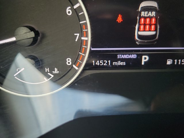 Used 2024 Nissan Pathfinder SL FWD image 18