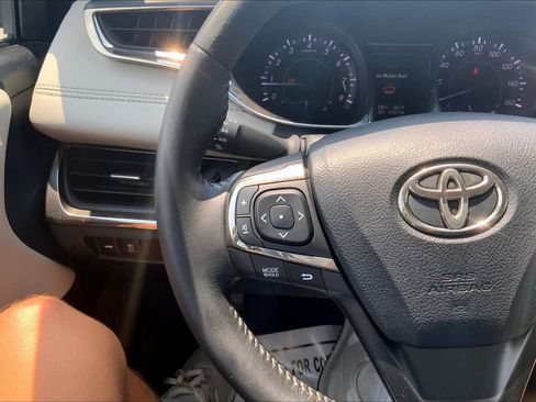 Used 2013 Toyota Avalon XLE FWD image 23