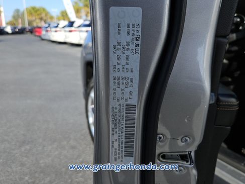 Used 2017 Jeep Compass Limited image 14