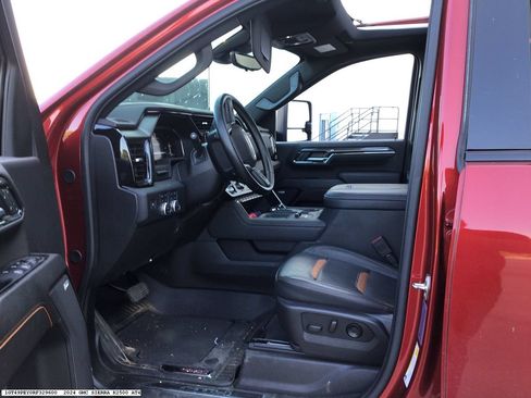 Used 2024 GMC Sierra 2500 AT4 w/ AT4 Premium Plus Package AWD/4WD image 8