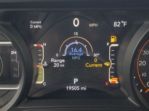 Used 2026 Jeep Wrangler Unlimited Rubicon AWD/4WD image 12