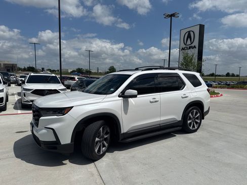 Used 2024 Honda Pilot Elite image 4