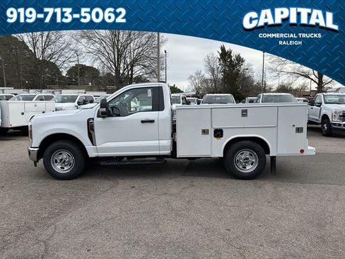 New 2026 Ford F250 XL w/ XL Chrome Package image 5