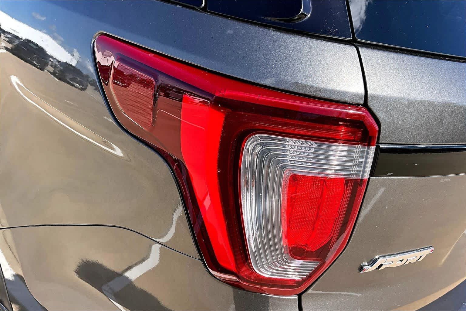 Used 2016 Ford Explorer Sport w/ Equipment Group 401A AWD/4WD image 27