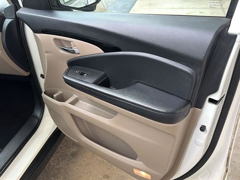Used 2017 Honda Pilot Touring image 17