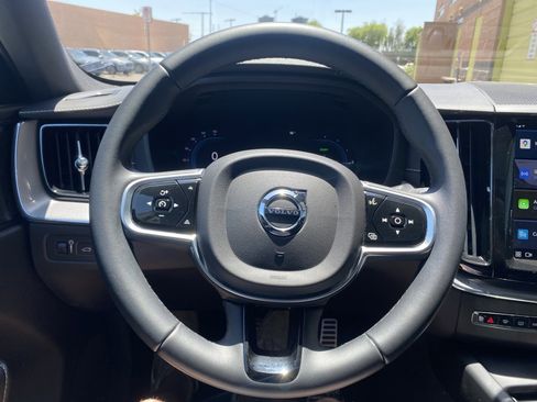 Used 2022 Volvo XC60 T8 R-Design w/ Advanced Package image 33